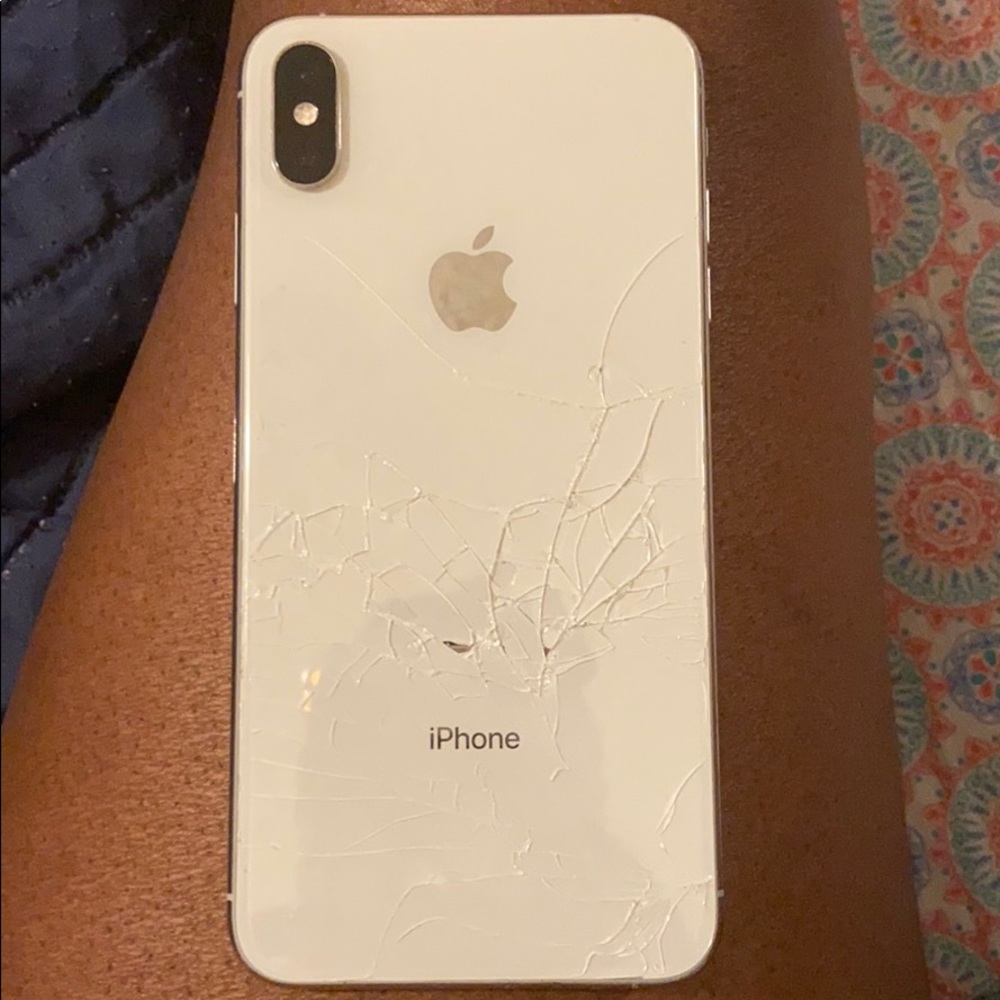 iPhone X - Picture 2 of 2